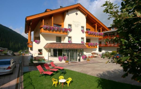 Garni Hotel Rezia Selva Di Val Gardena